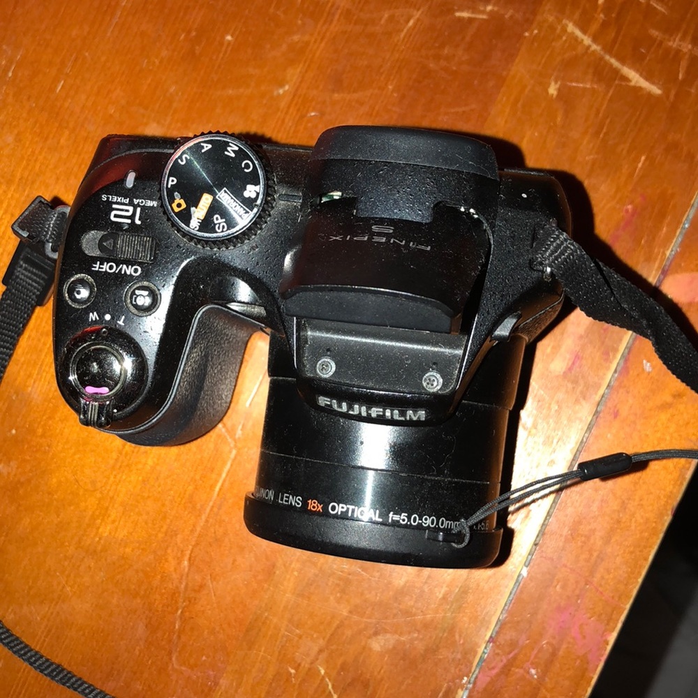 Fujifilm camera - Picture 3 of 3